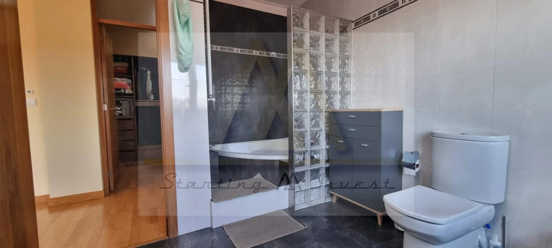 Moradia T4 para Venda em Modivas Foto 12