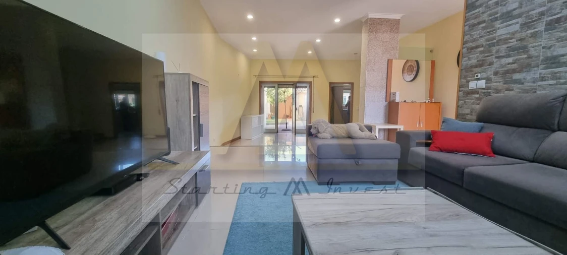 Moradia T4 para Venda em Modivas Foto 1