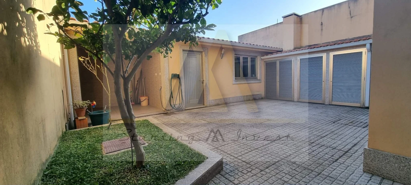 Moradia T4 para Venda em Modivas Foto 6