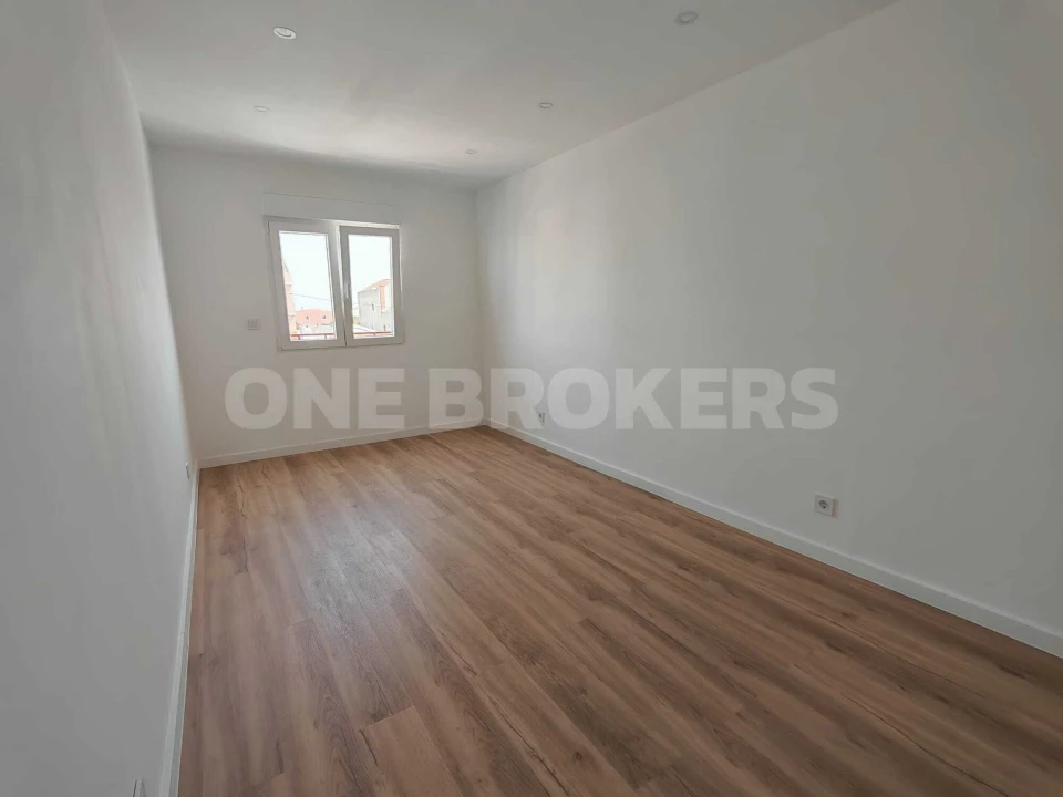 Apartamento T2 para Venda em Camarate, Unhos e Apelação Foto 13