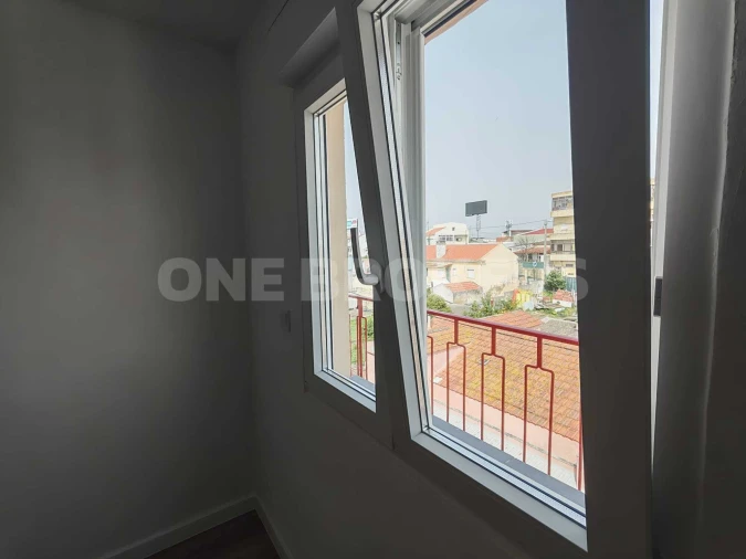 Apartamento T2 para Venda em Camarate, Unhos e Apelação Foto 7