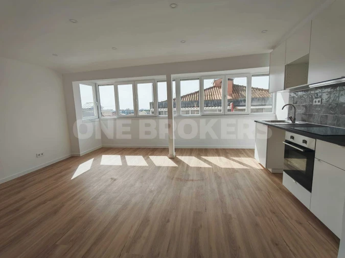 Apartamento T2 para Venda em Camarate, Unhos e Apelação Foto 1