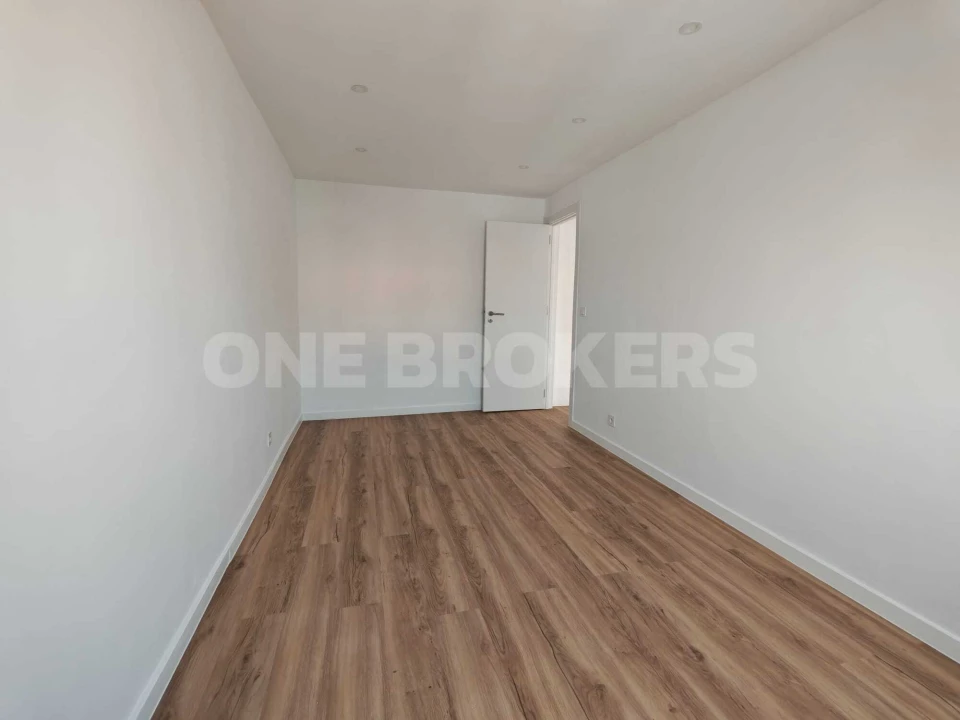 Apartamento T2 para Venda em Camarate, Unhos e Apelação Foto 17