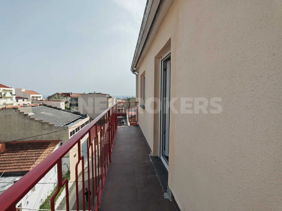 Apartamento T2 para Venda em Camarate, Unhos e Apelação Foto 18