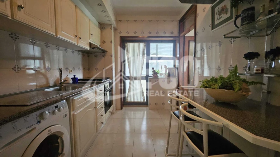 Apartamento T3 para Venda em Santa Maria de Lamas Foto 2