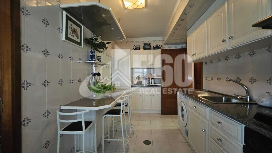 Apartamento T3 para Venda em Santa Maria de Lamas Foto 1