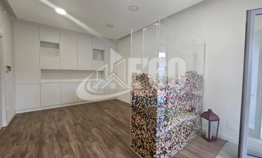 Armazém para Arrendamento em São João de Ver Foto 1