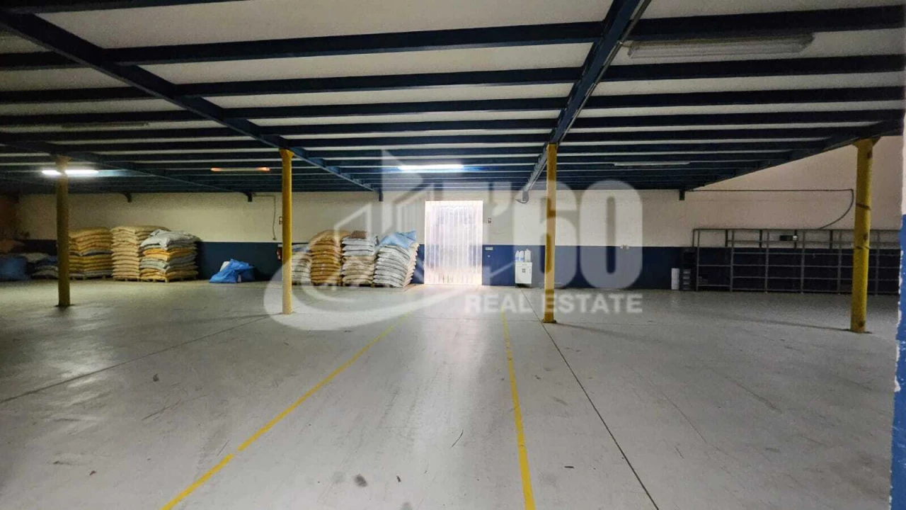 Armazém para Arrendamento em São João de Ver Foto 10