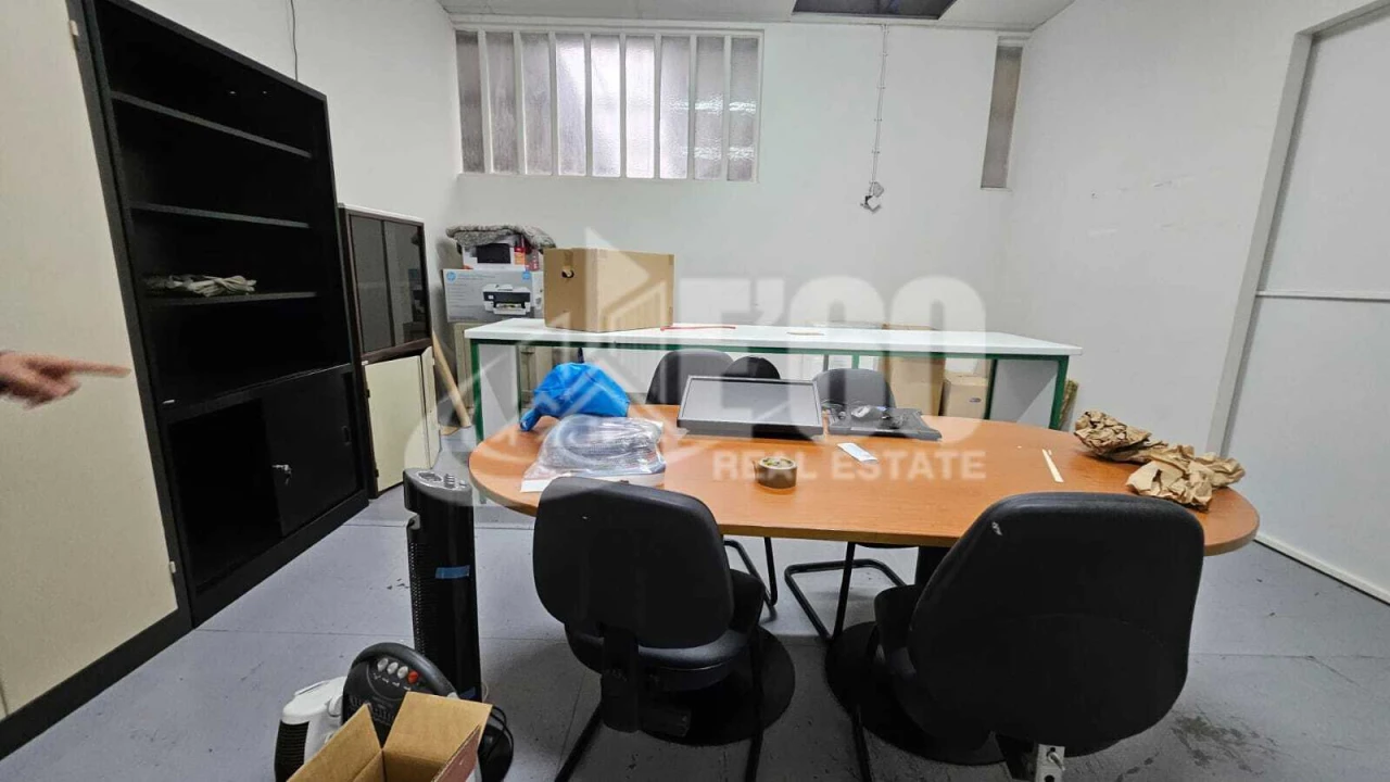 Armazém para Arrendamento em São João de Ver Foto 14