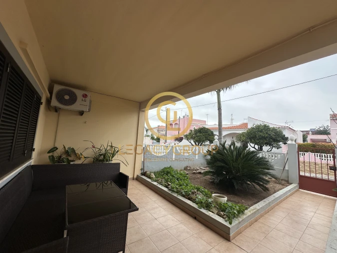 Moradia T4 para Venda em Loule (São Clemente) Foto 1