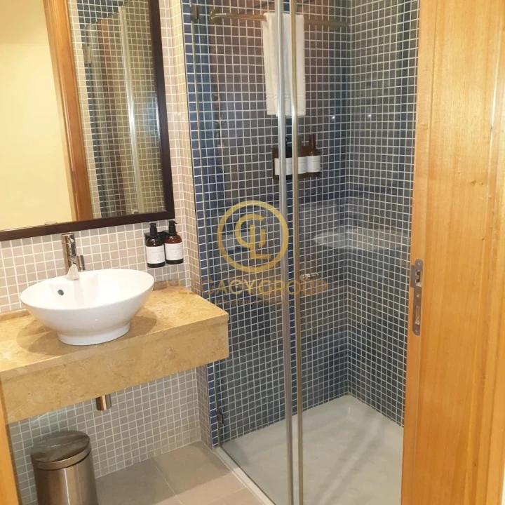 Apartamento T2 para Venda em Quarteira Foto 8