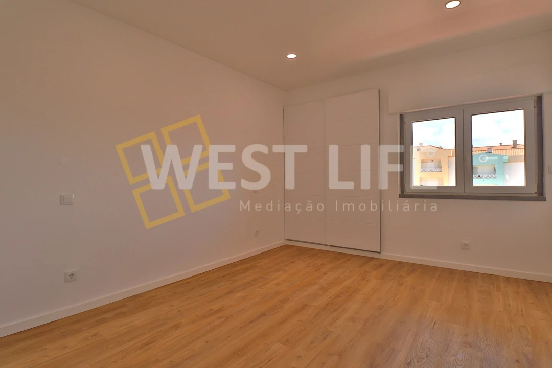 Apartamento T2 para Venda em Lourinhã e Atalaia Foto 10