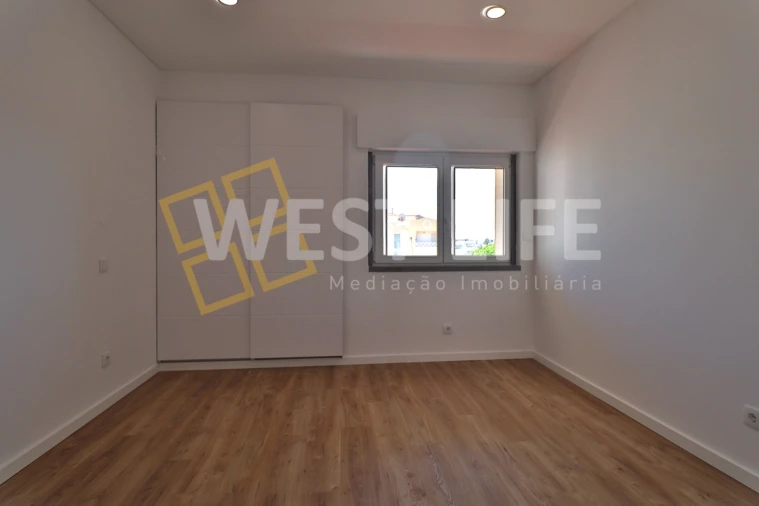Apartamento T2 para Venda em Lourinhã e Atalaia Foto 11