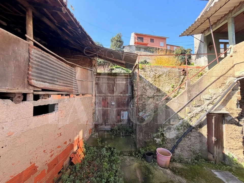 Moradia T2 para Venda em Lorvão Foto 29