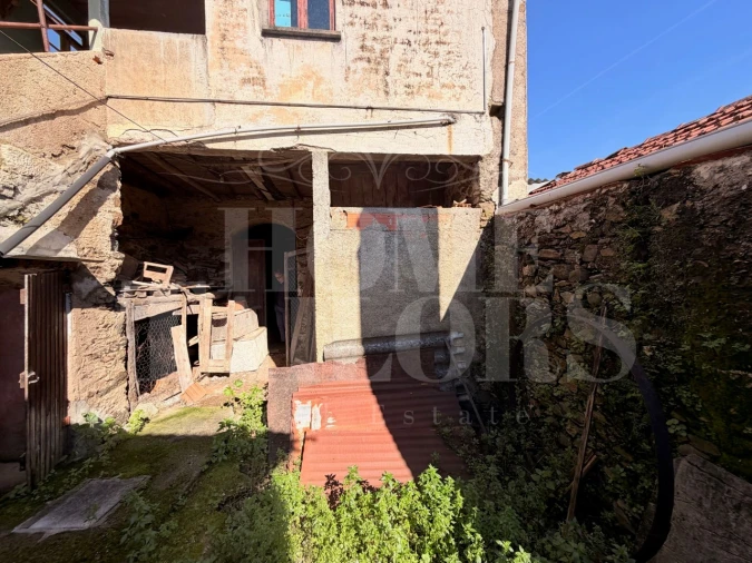 Moradia T2 para Venda em Lorvão Foto 33