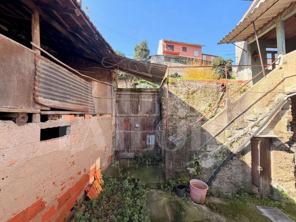 Moradia T3 para Venda em Lorvão Foto 37