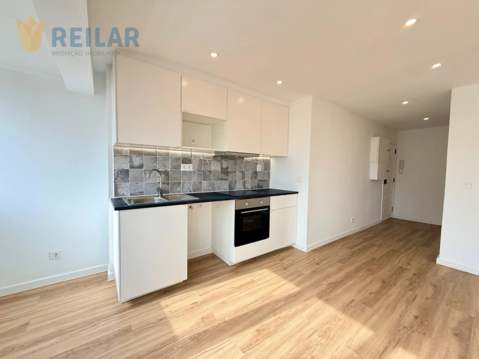 Apartamento T2 para Venda em Camarate, Unhos e Apelação Foto 18