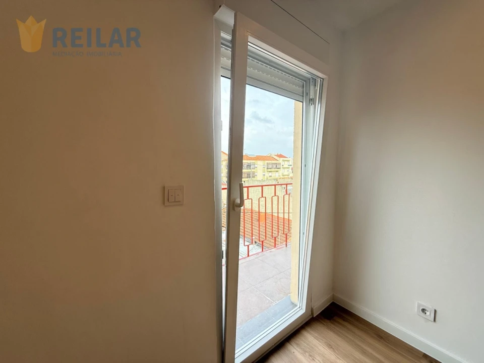 Apartamento T2 para Venda em Camarate, Unhos e Apelação Foto 22