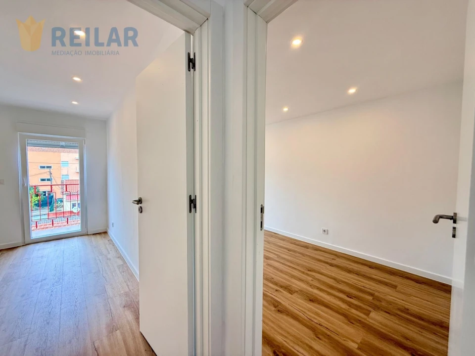 Apartamento T2 para Venda em Camarate, Unhos e Apelação Foto 31