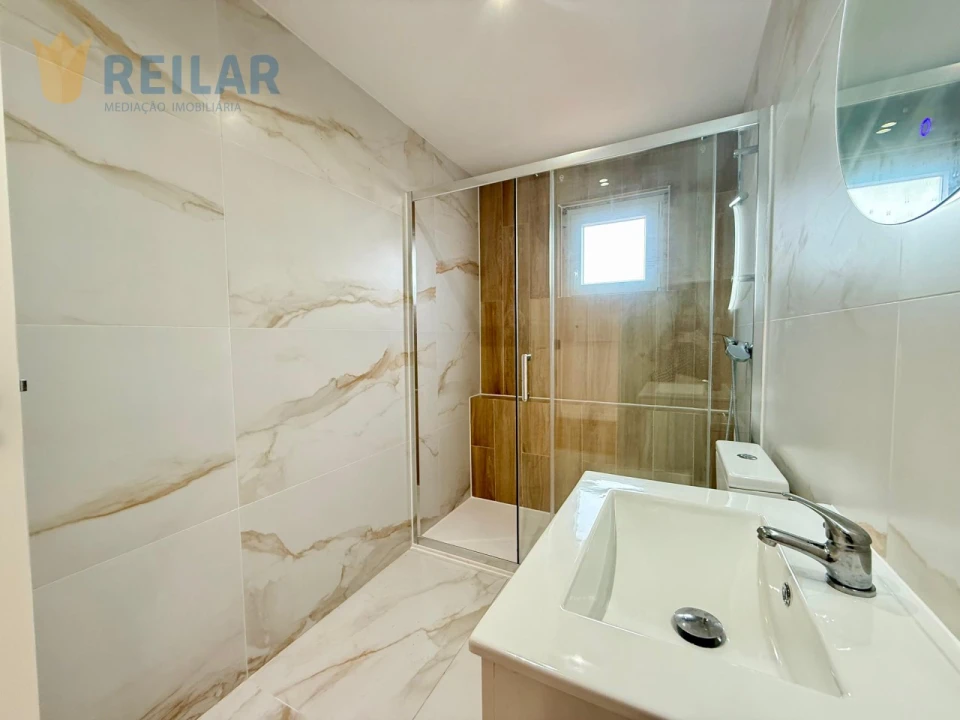 Apartamento T2 para Venda em Camarate, Unhos e Apelação Foto 34