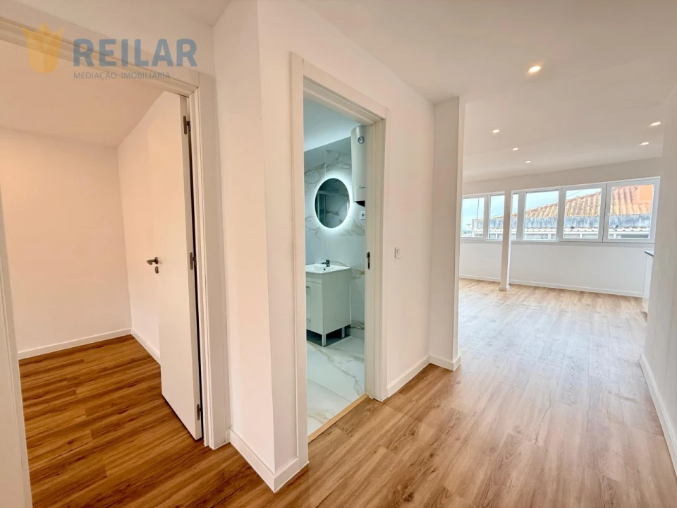 Apartamento T2 para Venda em Camarate, Unhos e Apelação Foto 38