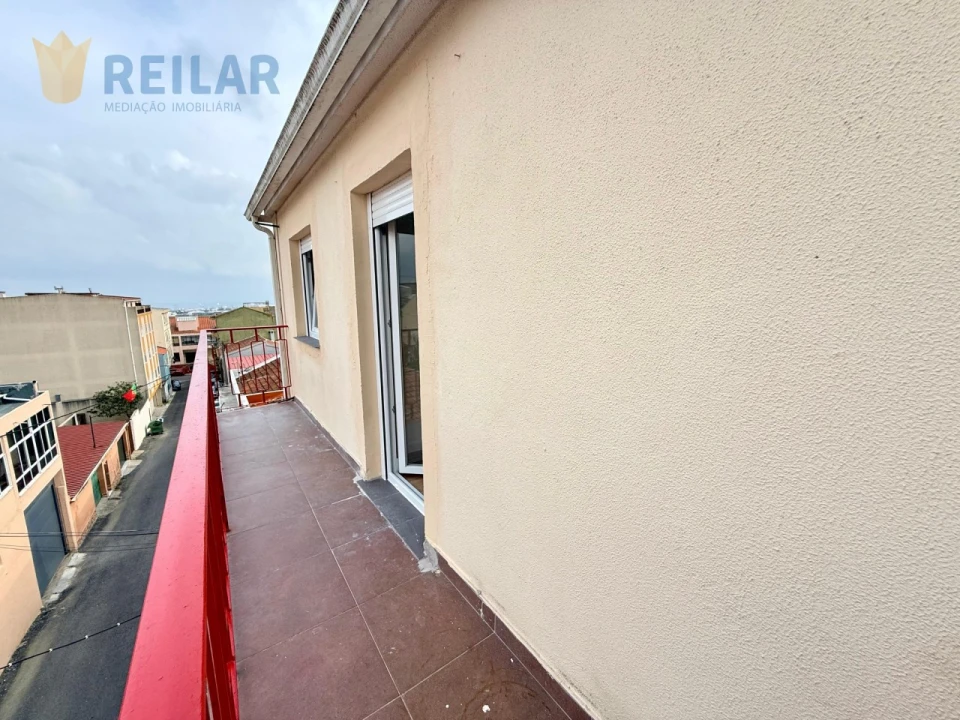 Apartamento T2 para Venda em Camarate, Unhos e Apelação Foto 42