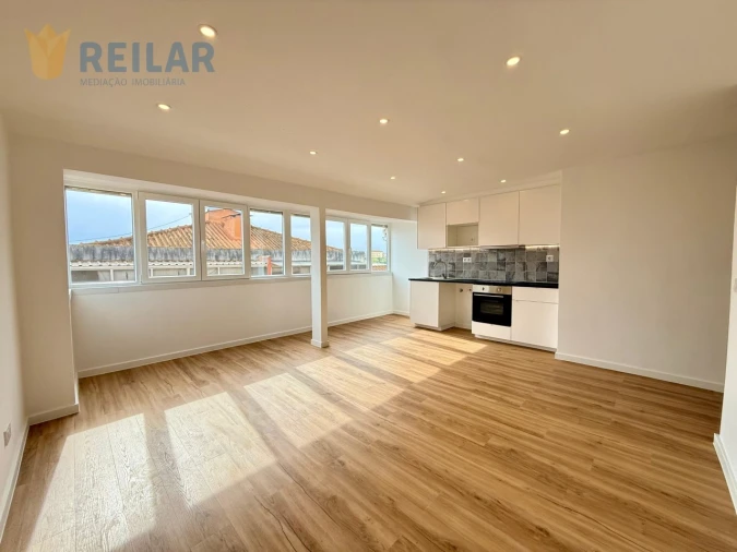 Apartamento T2 para Venda em Camarate, Unhos e Apelação Foto 5