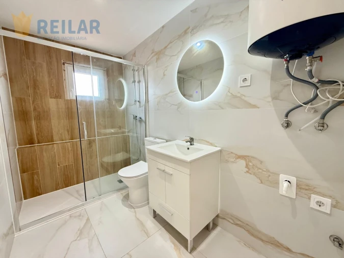 Apartamento T2 para Venda em Camarate, Unhos e Apelação Foto 7