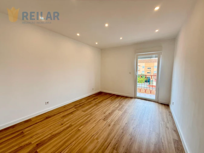 Apartamento T2 para Venda em Camarate, Unhos e Apelação Foto 20