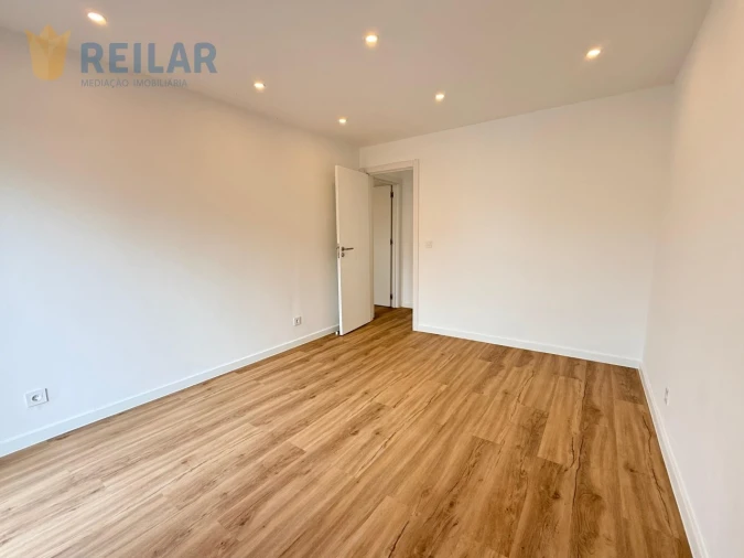 Apartamento T2 para Venda em Camarate, Unhos e Apelação Foto 24