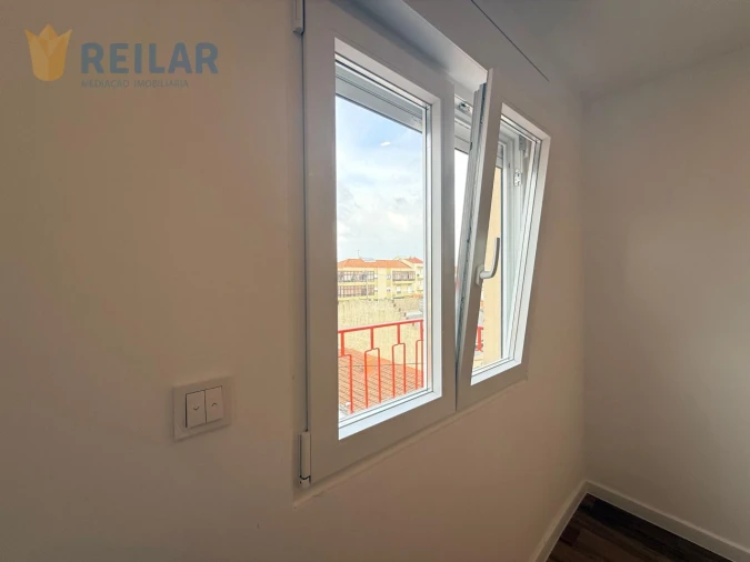 Apartamento T2 para Venda em Camarate, Unhos e Apelação Foto 30