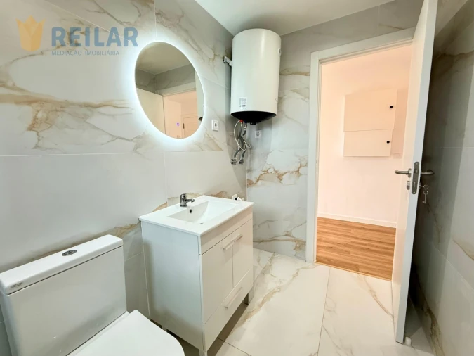 Apartamento T2 para Venda em Camarate, Unhos e Apelação Foto 33