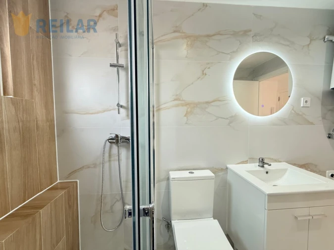 Apartamento T2 para Venda em Camarate, Unhos e Apelação Foto 35