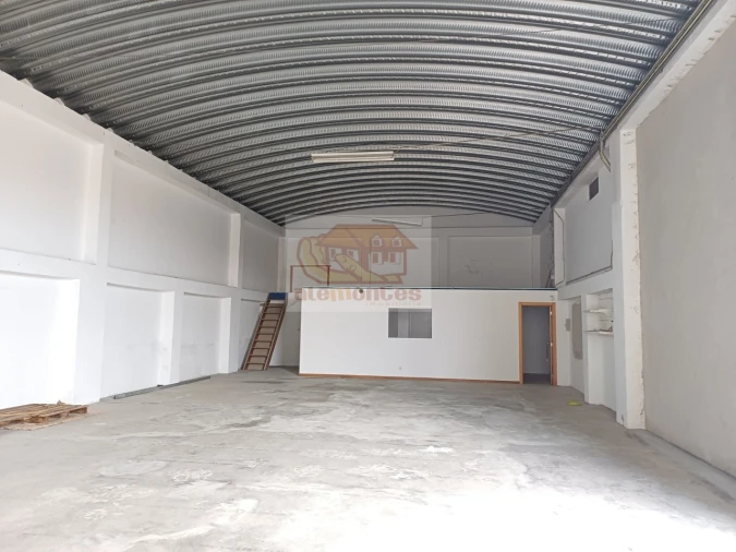 Armazém para Arrendamento em Grândola e Santa Margarida da Serra Foto 1