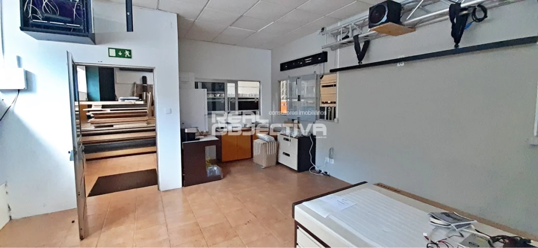 Armazém para Arrendamento em Castêlo da Maia Foto 7