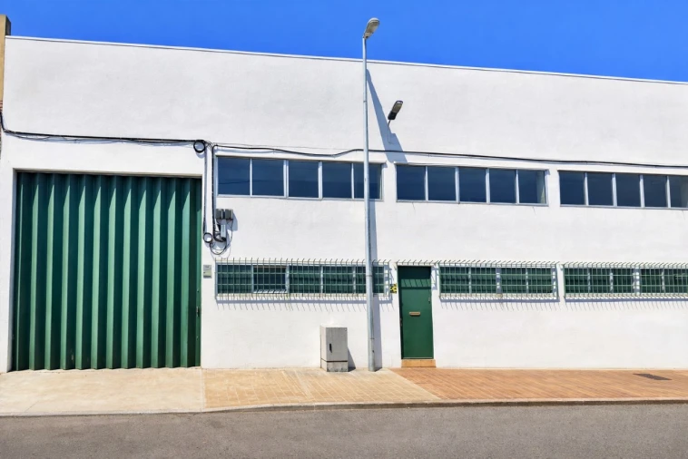 Armazém para Arrendamento em Castêlo da Maia