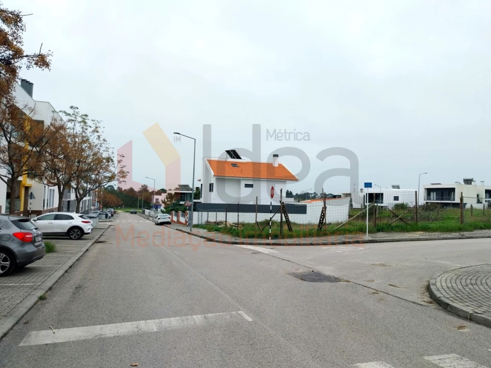 Moradia T4 para Venda em Corroios Foto 29