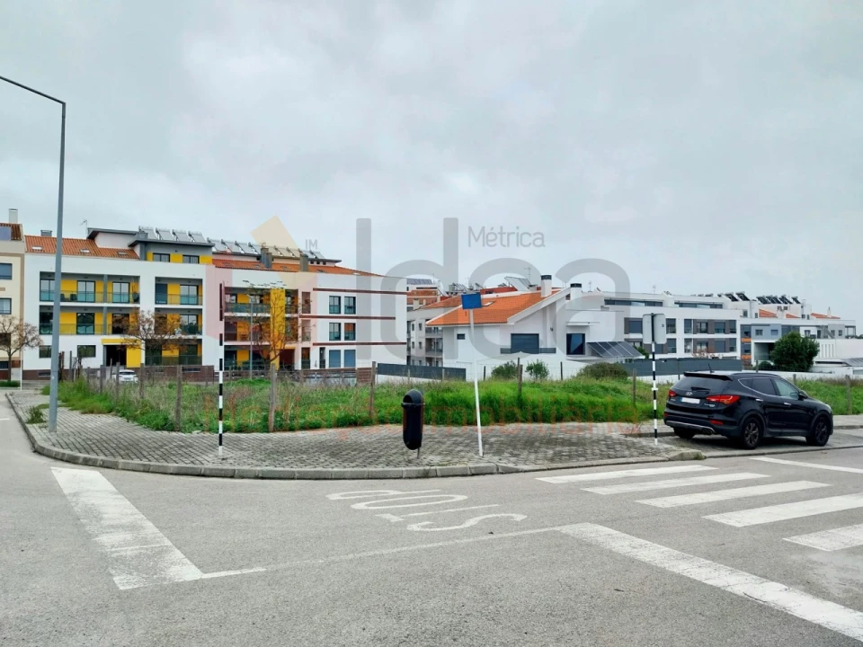 Moradia T4 para Venda em Corroios Foto 32