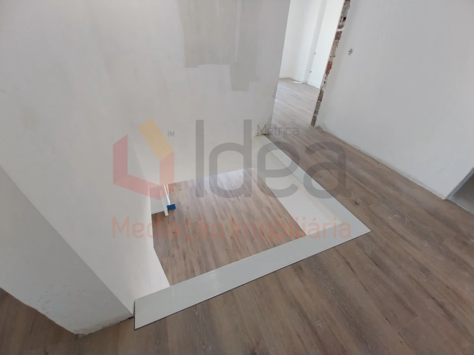 Moradia T4 para Venda em Corroios Foto 18