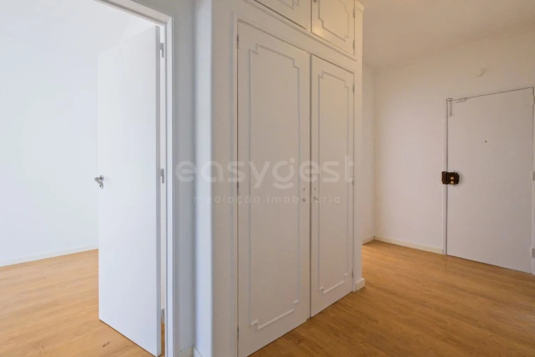 Apartamento T4 para Arrendamento em Carcavelos e Parede Foto 7