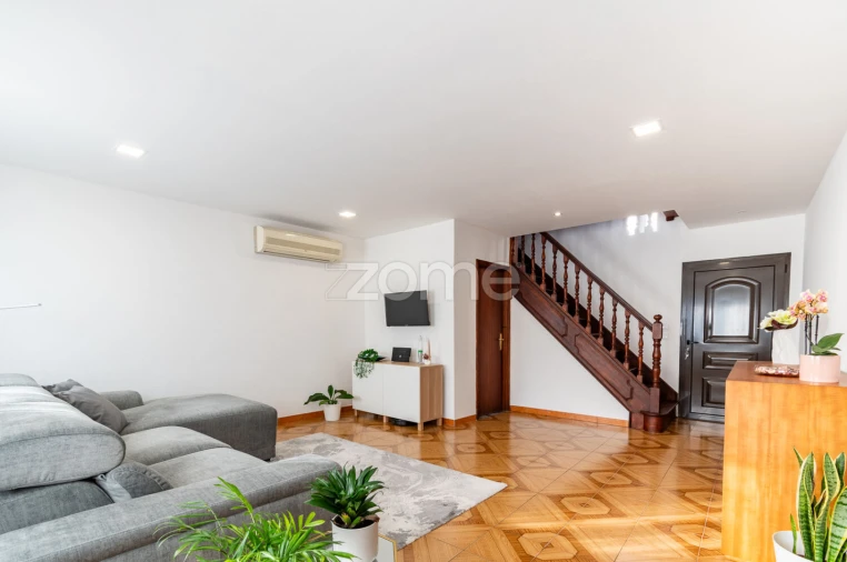 Moradia T3 para Venda em Refoios do Lima Foto 1