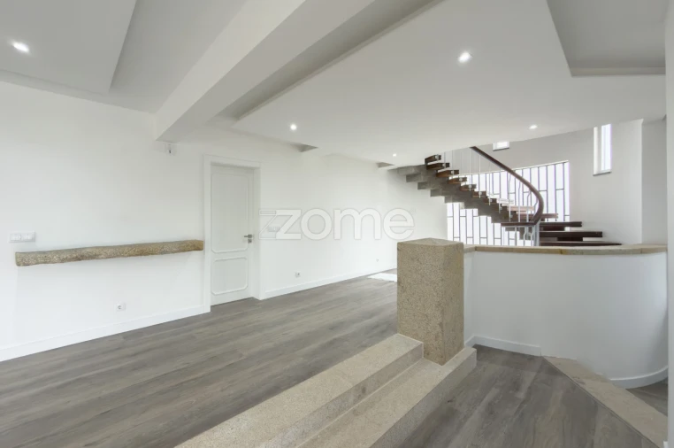 Moradia T4 para Venda em Santa Maria e São Miguel, São Martinho, São Pedro Penaferrim Foto 31