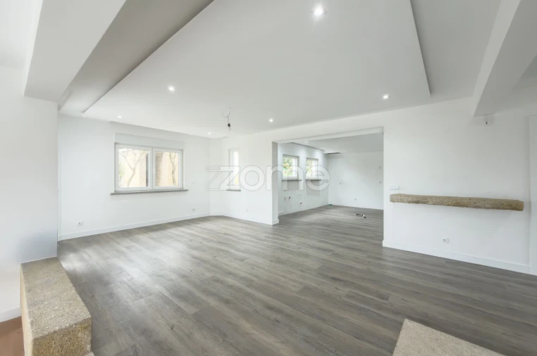 Moradia T4 para Venda em Santa Maria e São Miguel, São Martinho, São Pedro Penaferrim Foto 9