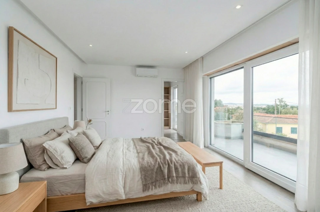 Moradia T4 para Venda em Santa Maria e São Miguel, São Martinho, São Pedro Penaferrim Foto 13