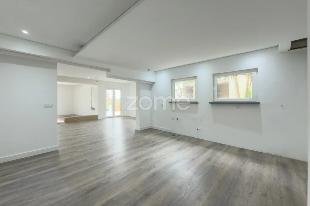 Moradia T4 para Venda em Santa Maria e São Miguel, São Martinho, São Pedro Penaferrim Foto 11