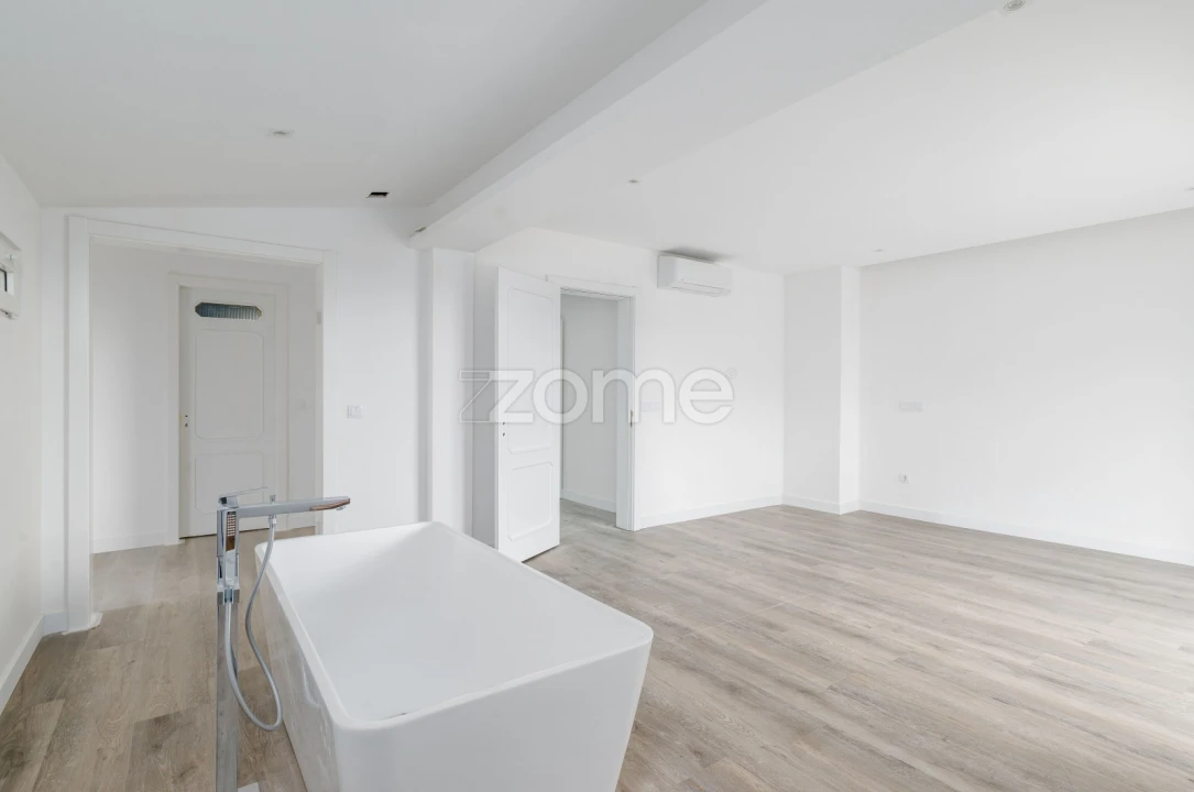 Moradia T4 para Venda em Santa Maria e São Miguel, São Martinho, São Pedro Penaferrim Foto 19