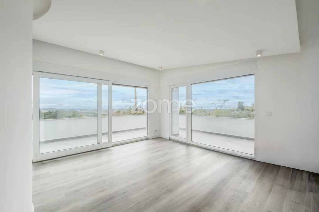 Moradia T4 para Venda em Santa Maria e São Miguel, São Martinho, São Pedro Penaferrim Foto 22