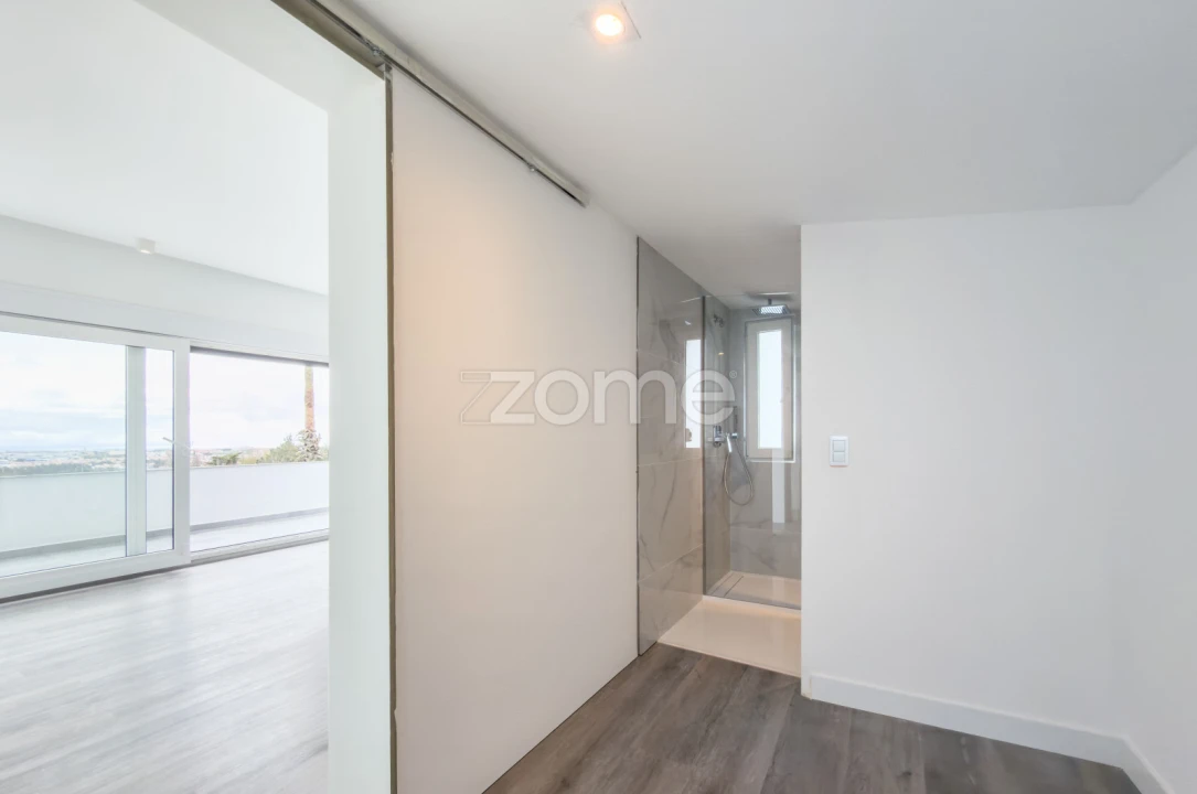 Moradia T4 para Venda em Santa Maria e São Miguel, São Martinho, São Pedro Penaferrim Foto 24