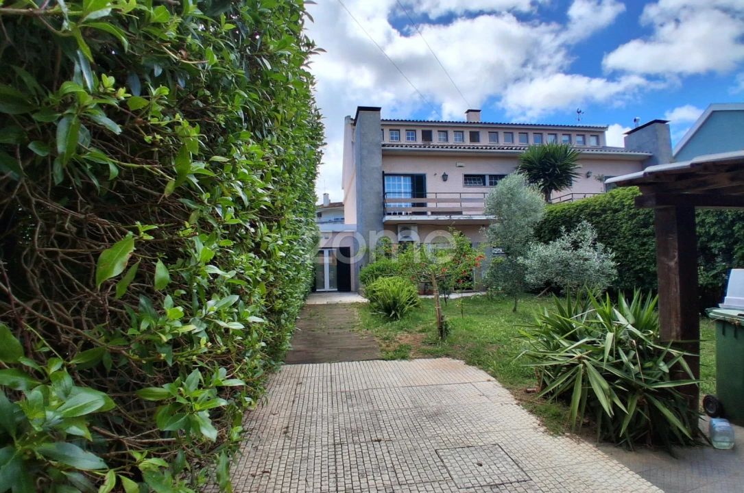 Moradia T5 para Venda em Cascais e Estoril Foto 1