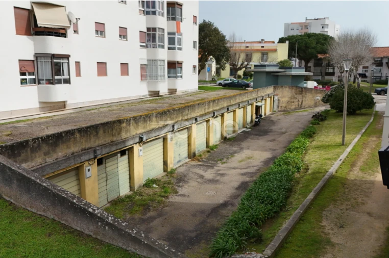 Garagem para Venda em Buarcos Foto 11